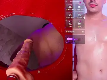 Stripchat Free Porn Cam of CamiloSeed