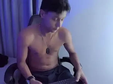 Stripchat Free Porn Cam of sebastiann_04