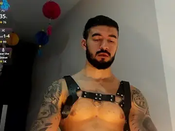 Stripchat Live Sex Cam of MarkWalker__