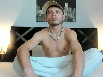 Stripchat Best live sex cam show of Zeus_damian21