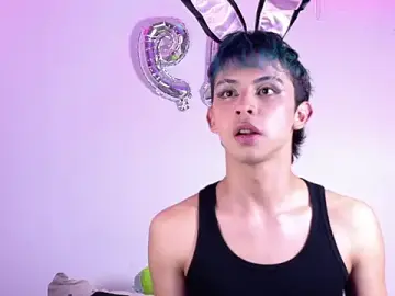Stripchat Free Porn Cam of Apolo_Prince1