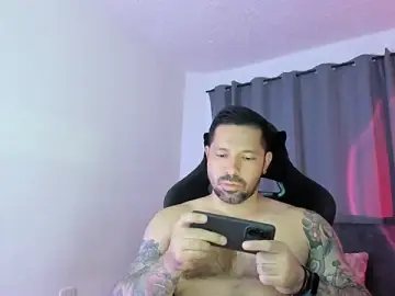 Stripchat Sex Cam of Pierre_Vidal
