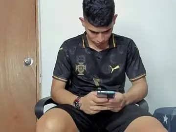 Stripchat Adult Webcam of andrew_rose_
