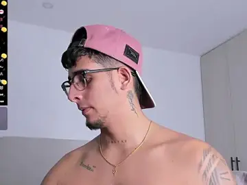 Stripchat Best Webcam of Iamcamilo__