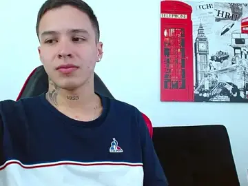 Stripchat Best Webcam of Cumandres18