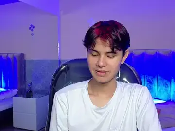 Stripchat Free Live Porn of Derek_Sinn