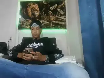 Stripchat Free Porn Cam of badboy_master