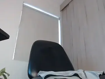 Stripchat Live Sex Cam of felipelopezz23