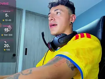 Stripchat Watch Live Sex Cams of Lobo_17_
