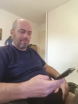 Stripchat Live Sex Cam of veryverybigdick45
