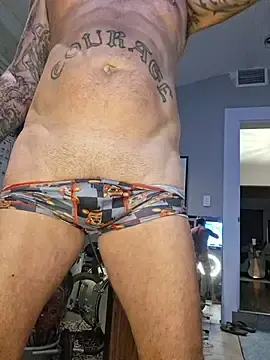 Stripchat Free Porn Cam of Hotbodyscottie