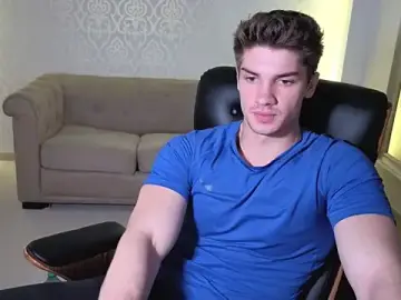 Stripchat Sex Cam of MaxKaiden