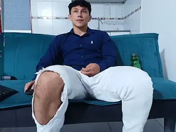 Stripchat Free Porn Cam of jacques_cardiet