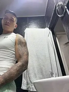 Stripchat Free Live Porn of OliverWest04