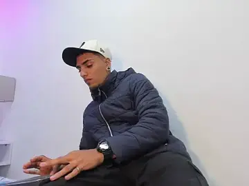 Stripchat Best Webcam of dennis_kinsey