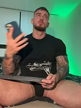 Stripchat Sex Cam of DimitriSullivan_