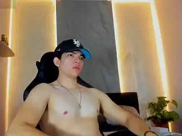 Stripchat Free Porn Cam of Julian_Mercier