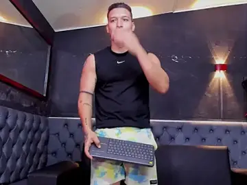 Stripchat Free Live Porn of lucassimone_