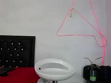 Stripchat Free Porn Cam of Damian_hart_24CM
