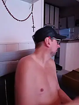 Stripchat Adult Webcam of FocussedFreckle