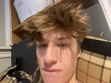 Stripchat Live Sex Cam of yourwhiteboy1