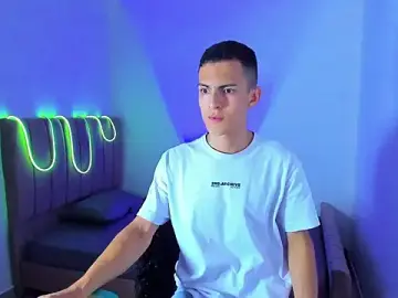 Stripchat Free Live Porn of Matiius18