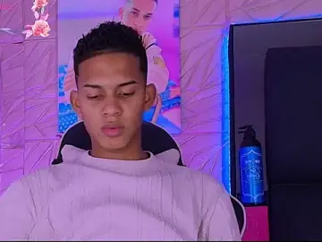 Stripchat Free Porn Cam of dilan_alfonzo