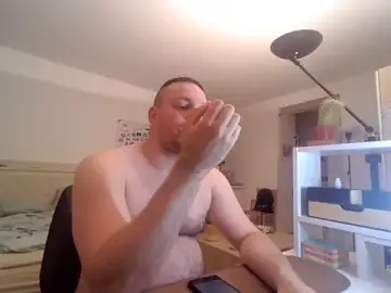 Stripchat Free Live Porn of MilitaireDom