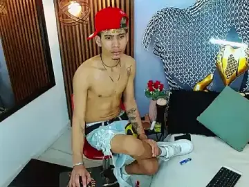 Stripchat Live Sex Cam of Skinny_cute_Alyer