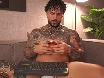 Stripchat Free Live Porn of mariano_costa