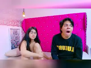 Xlovecam Free Live Porn of SofiNdLogan
