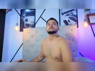 Xlovecam Nude Webcam of AryanBrown