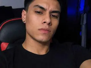 Xlovecam Live Sex of AquilesTaylor