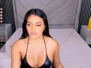 Xlovecam Sex Cam of LovelyCrissya