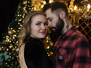 Xlovecam Live Porn of MikeAndAnna