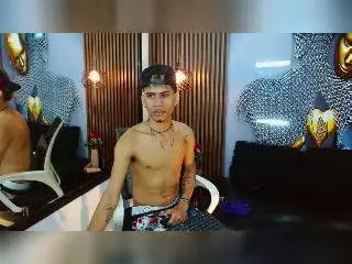 Xlovecam Live Porn of SkinnyCuteAlyer