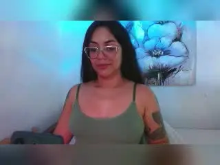 Xlovecam Adult Webcam of MikeAndLunaa