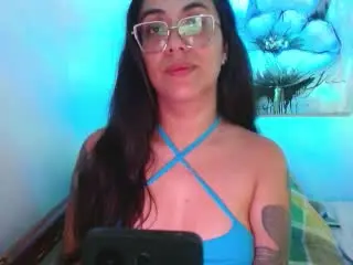 Xlovecam Sex Cam of MikeAndLunaa