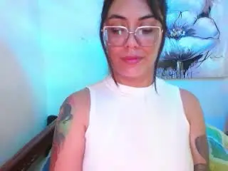 Xlovecam Free Live Porn of MikeAndLunaa