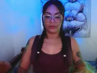 Xlovecam Free Porn Cam of MikeAndLunaa
