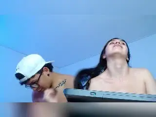 Xlovecam Adult Webcam of BonnyBonss