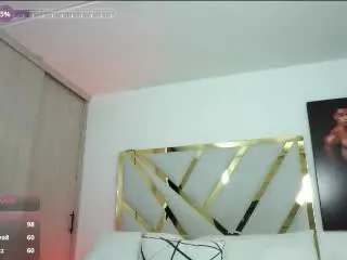Xlovecam Live Porn of DevinHunter
